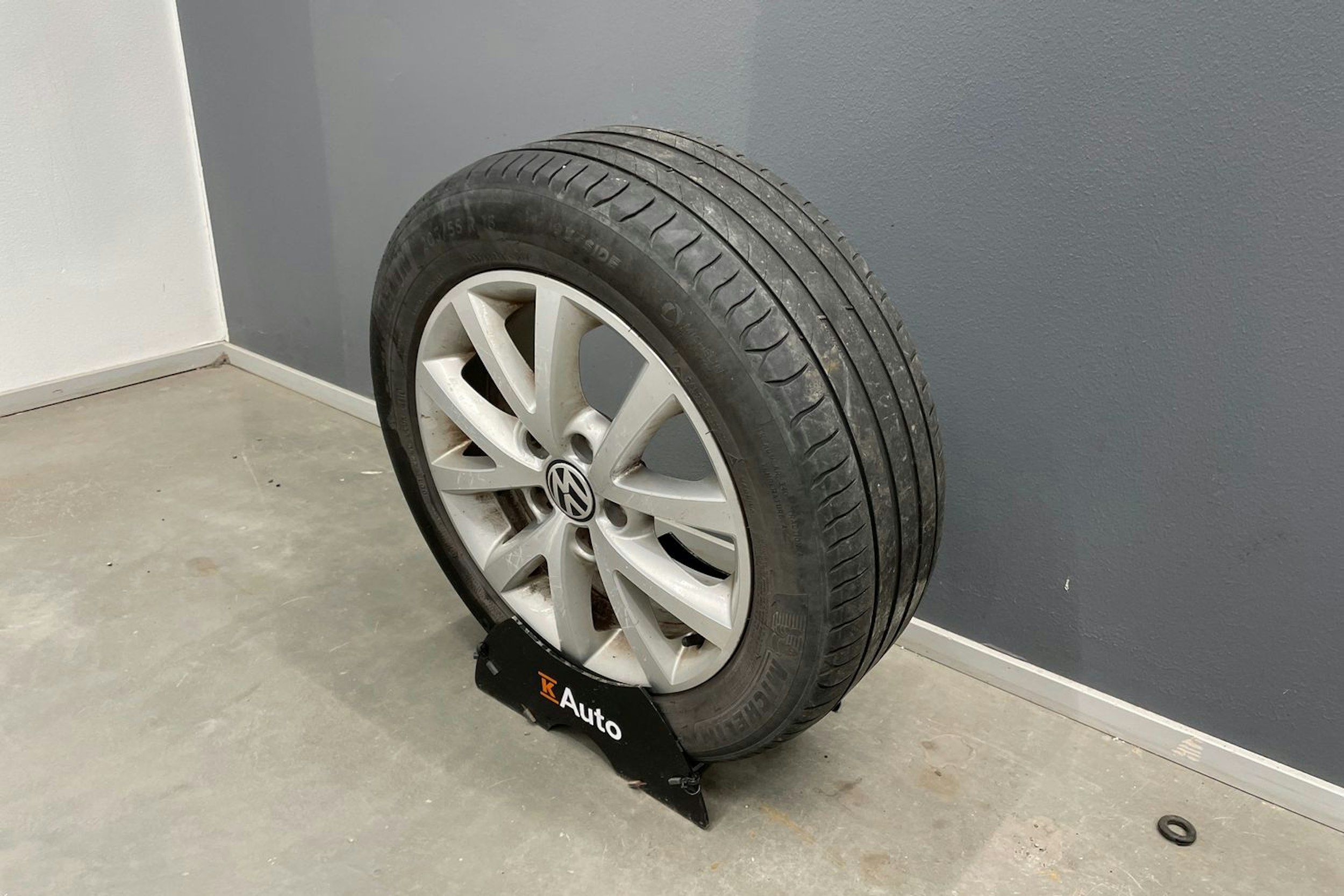 Musta Volkswagen GOLF 2011 kuva 14.