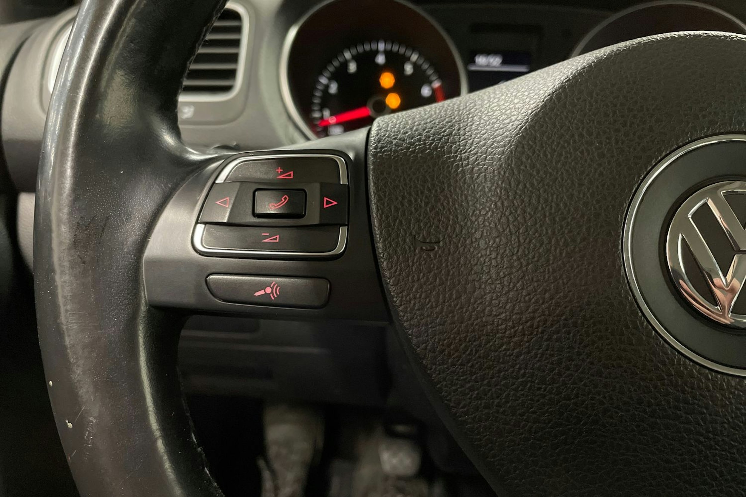 Musta Volkswagen GOLF 2011 kuva 20.