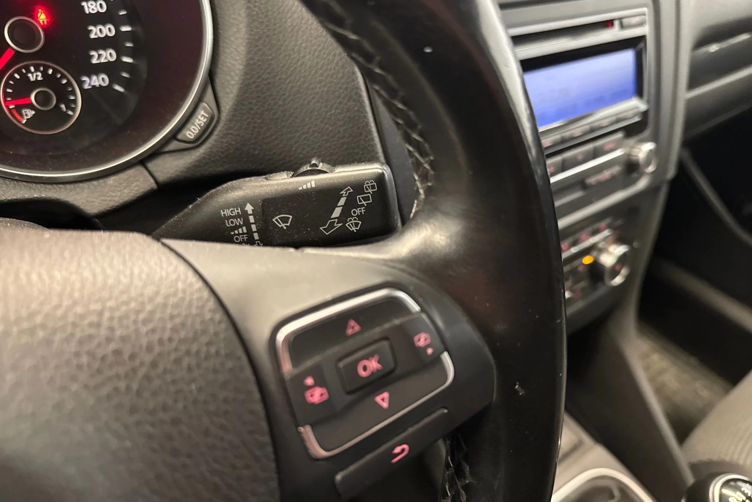 sininen Volkswagen Golf 2011 kuva 21.