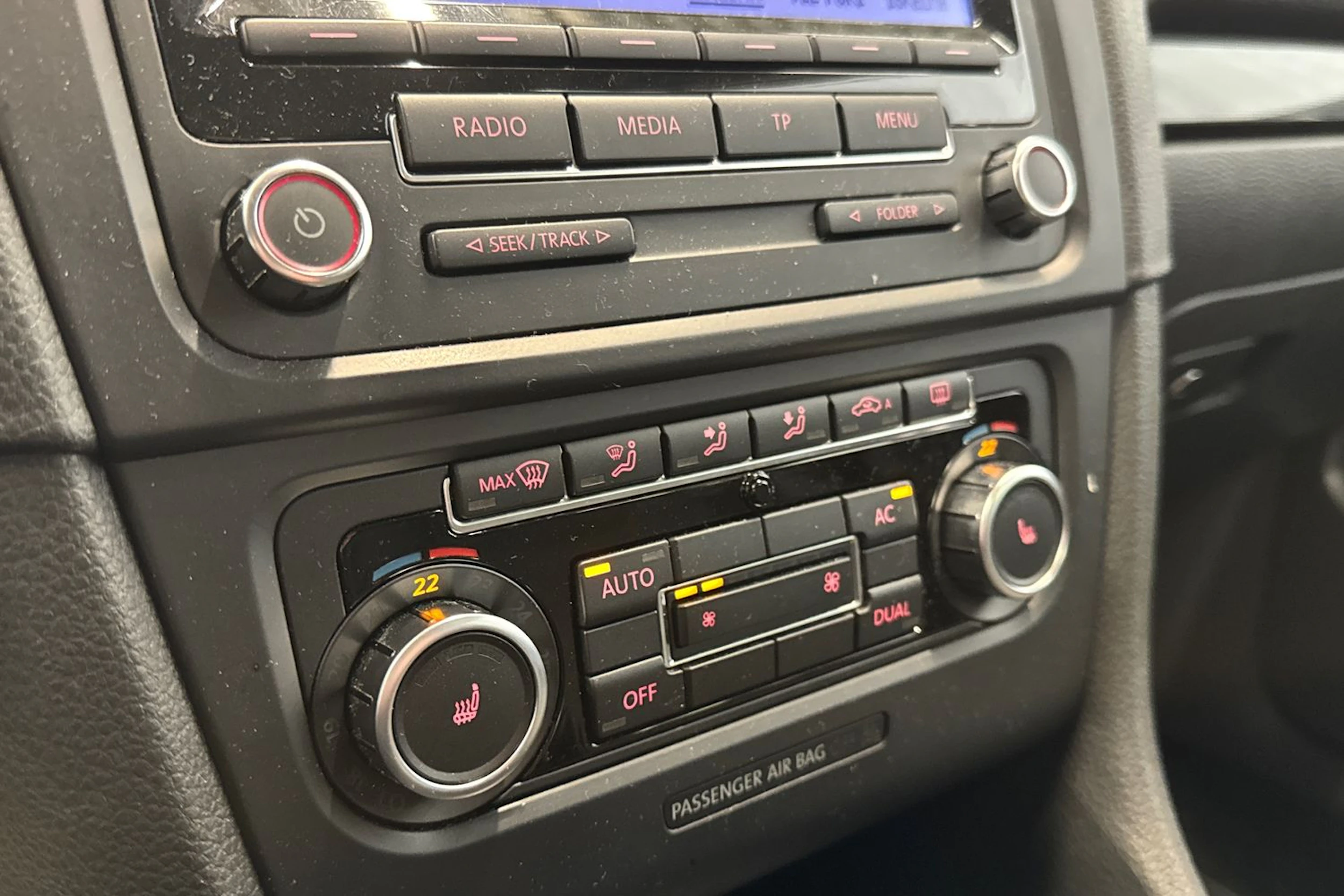 sininen Volkswagen Golf 2011 kuva 22.