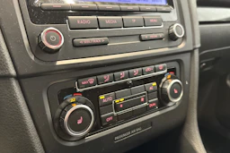 sininen Volkswagen Golf 2011 kuva 22.