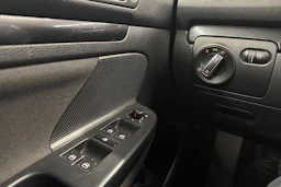 sininen Volkswagen Golf 2011 kuva 39.