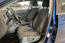 sininen Volkswagen Golf 2011 kuva 14.