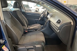 sininen Volkswagen Golf 2011 kuva 15.