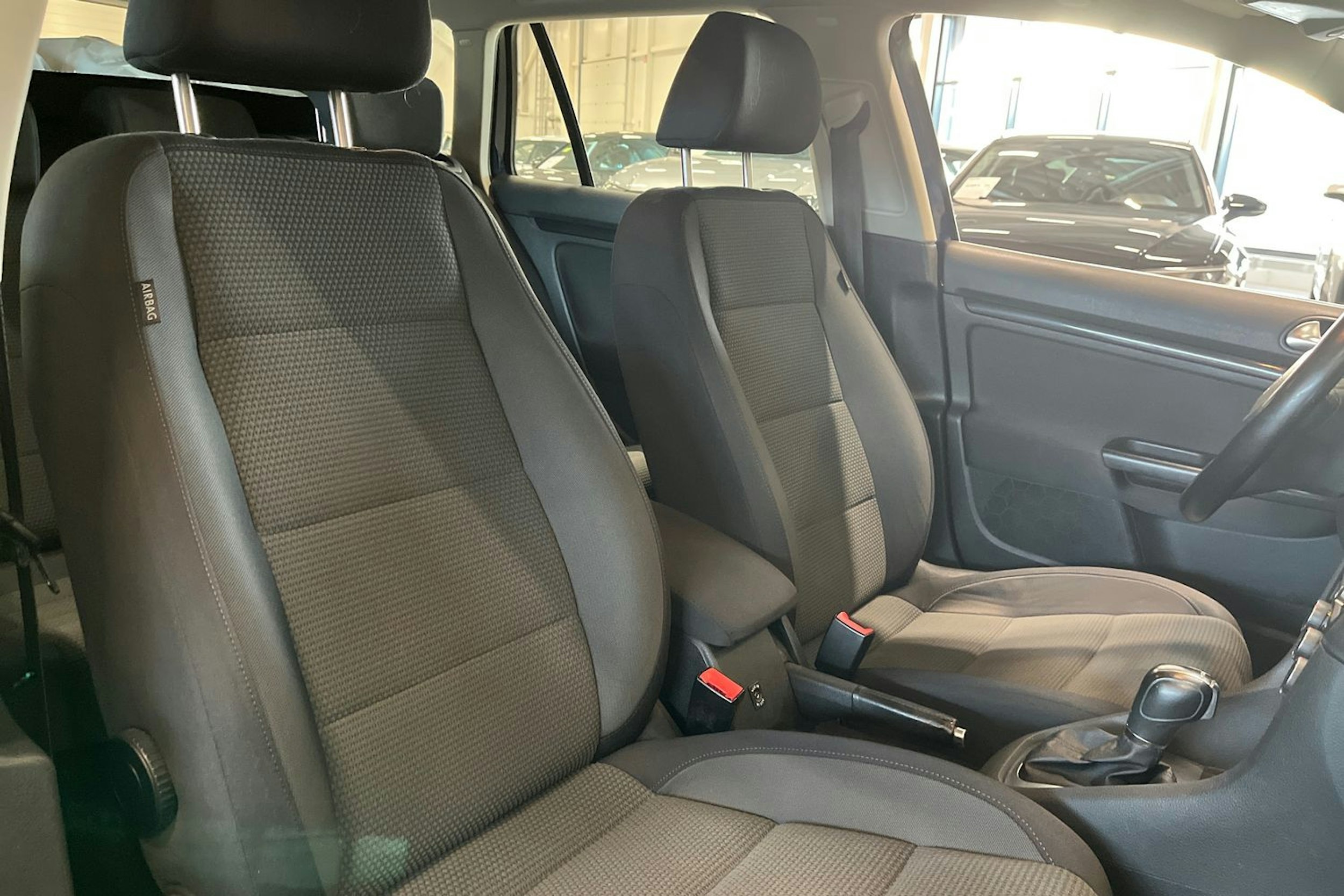 sininen Volkswagen Golf 2011 kuva 16.