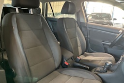 sininen Volkswagen Golf 2011 kuva 16.