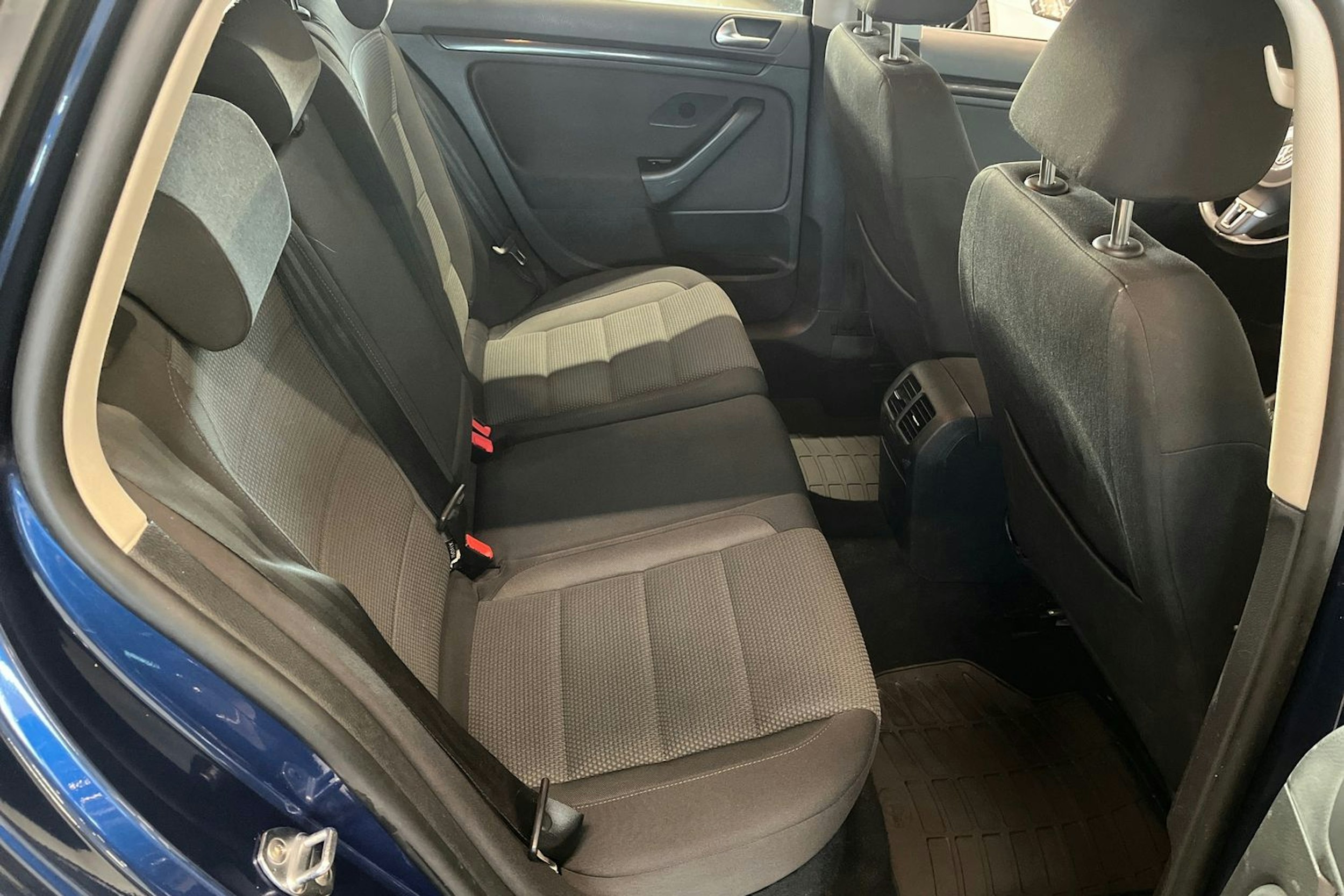 sininen Volkswagen Golf 2011 kuva 17.