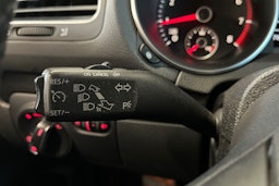 sininen Volkswagen Golf 2011 kuva 22.