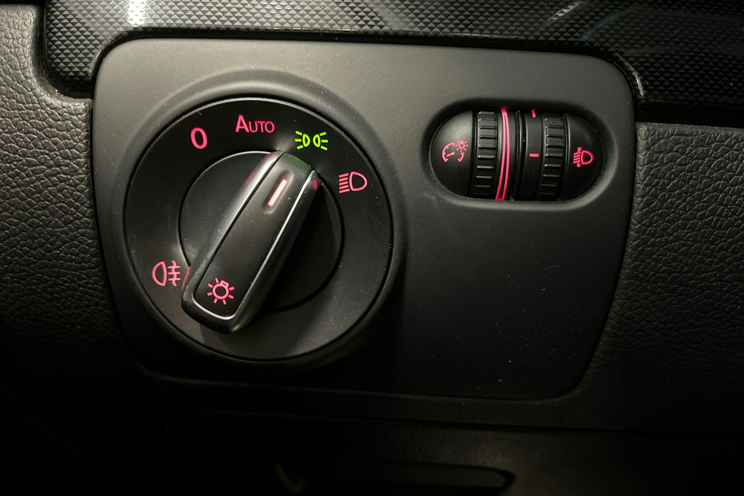 sininen Volkswagen Golf 2011 kuva 24.