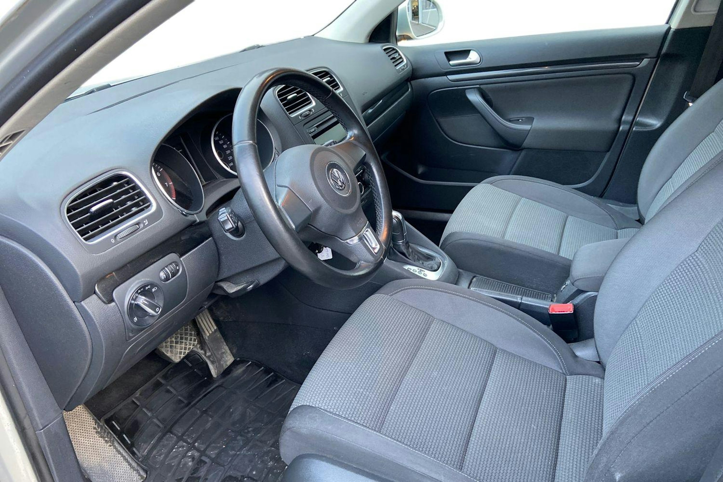 hopea Volkswagen Golf 2011 kuva 6.