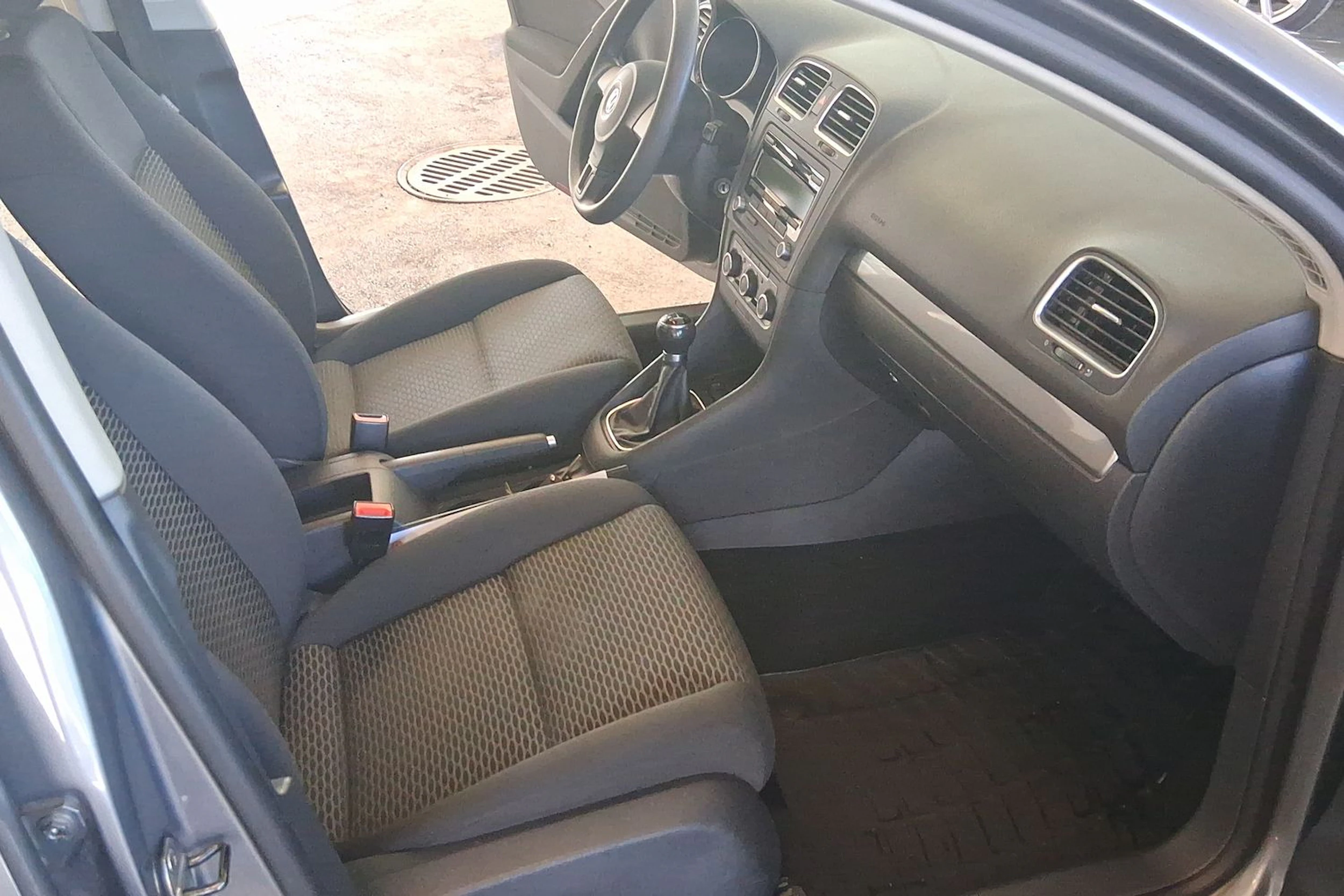 harmaa Volkswagen Golf 2011 kuva 16.