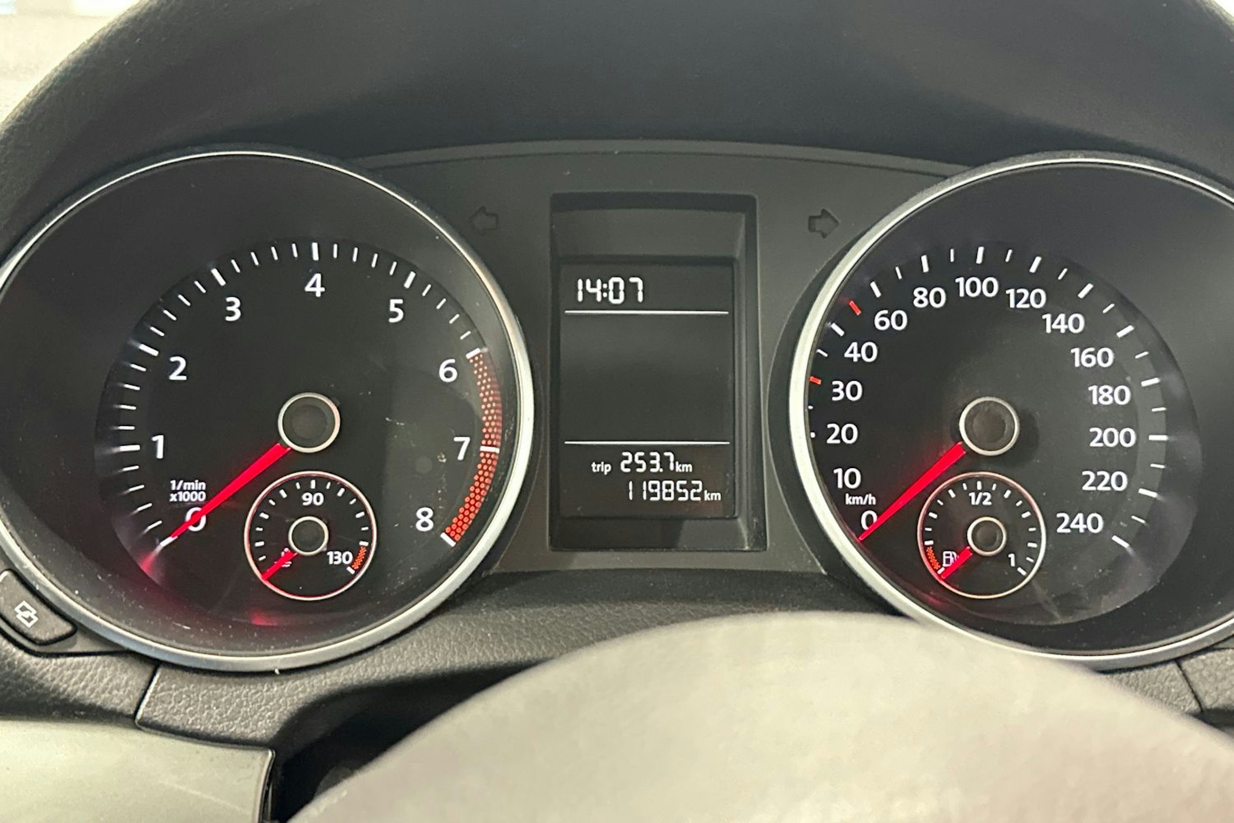 valkoinen Volkswagen Golf 2011 kuva 15.