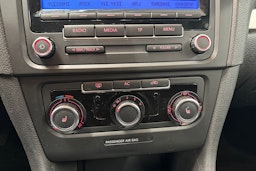 valkoinen Volkswagen Golf 2011 kuva 23.