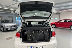 valkoinen Volkswagen Golf 2011 kuva 26.