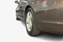 ruskea (beige) Volkswagen Golf 2011 kuva 12.