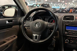 ruskea (beige) Volkswagen Golf 2011 kuva 17.