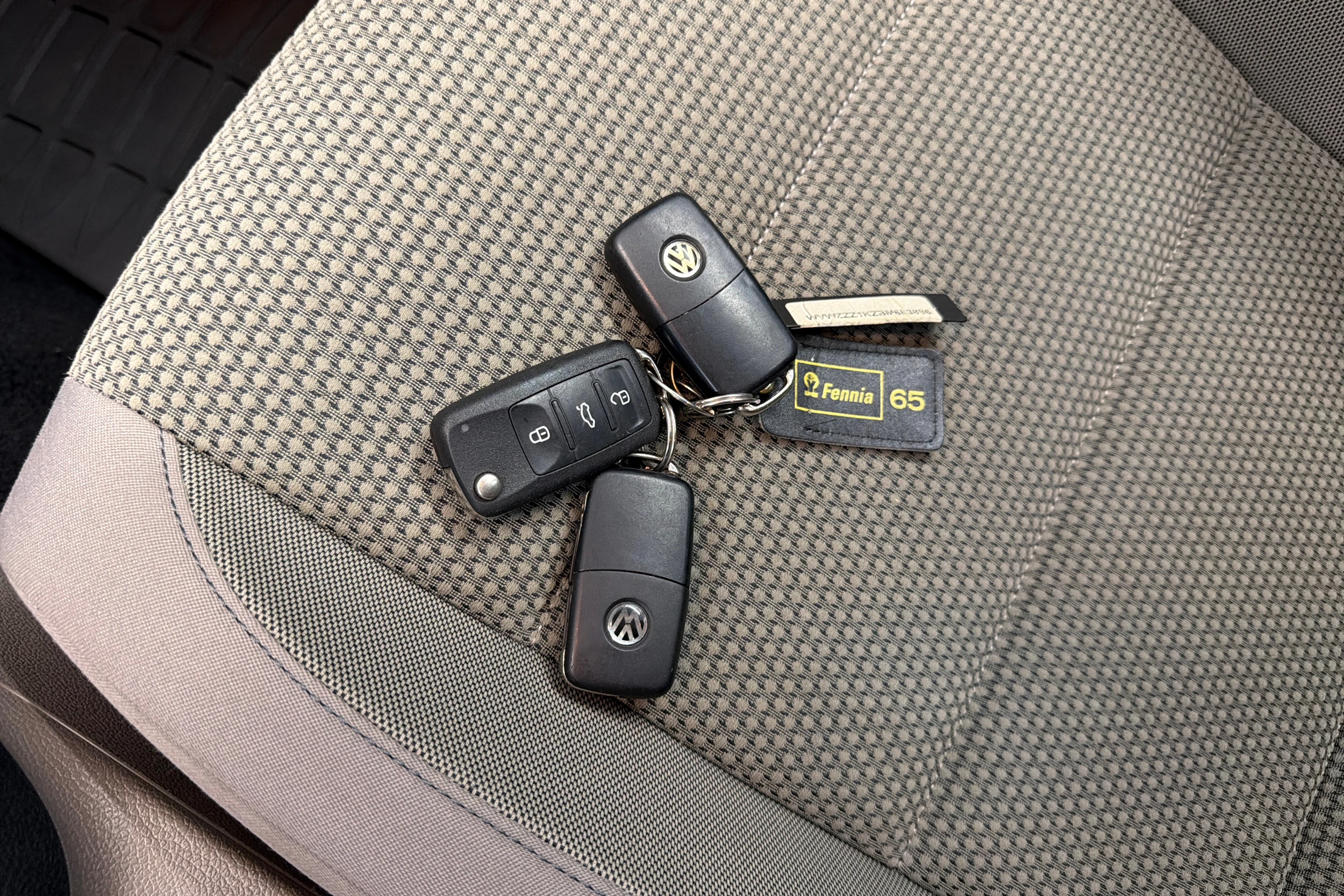 ruskea (beige) Volkswagen Golf 2011 kuva 26.