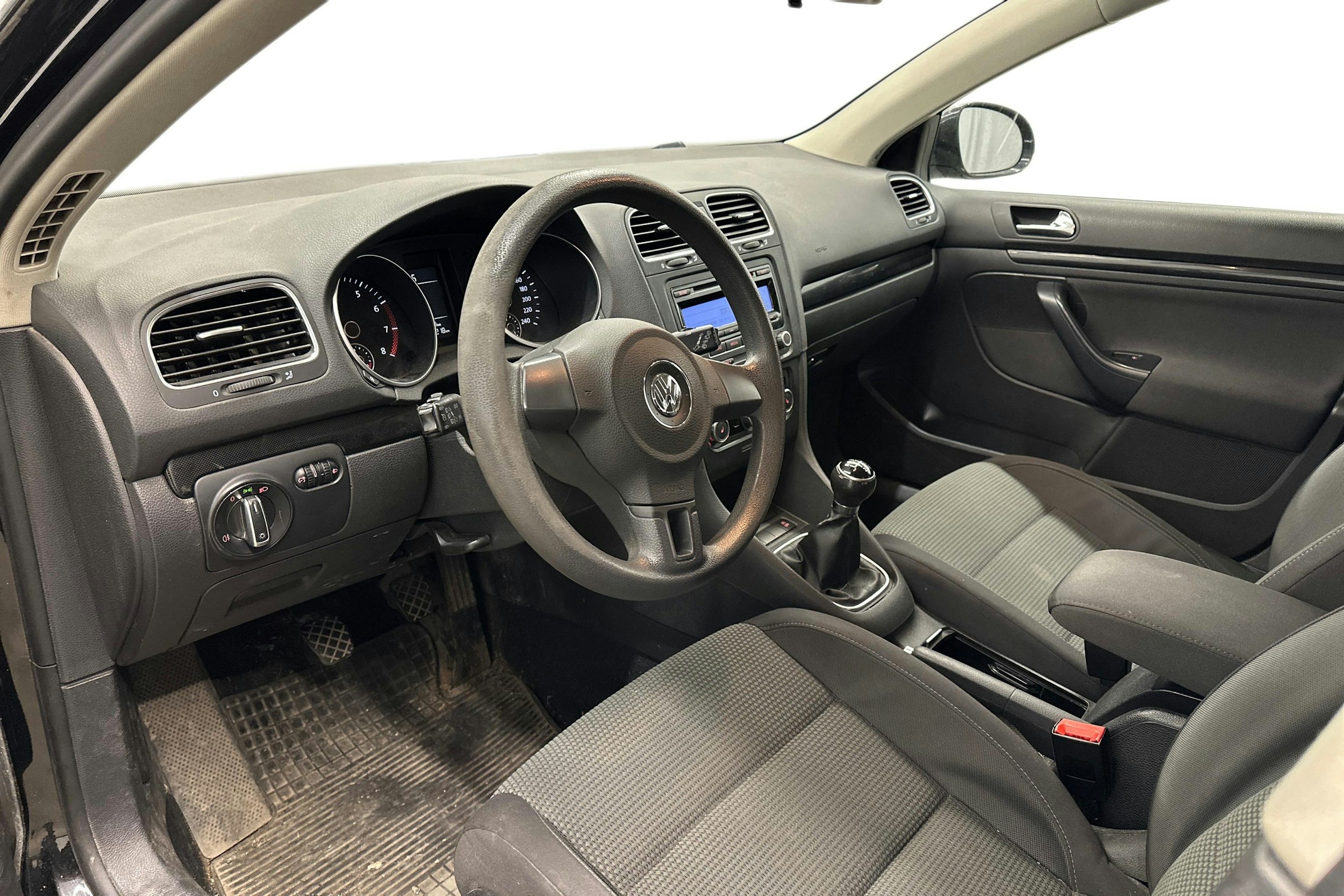 musta Volkswagen Golf 2011 kuva 7.