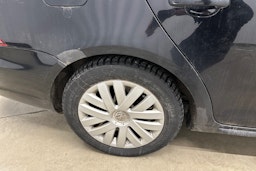 musta Volkswagen Golf 2011 kuva 14.