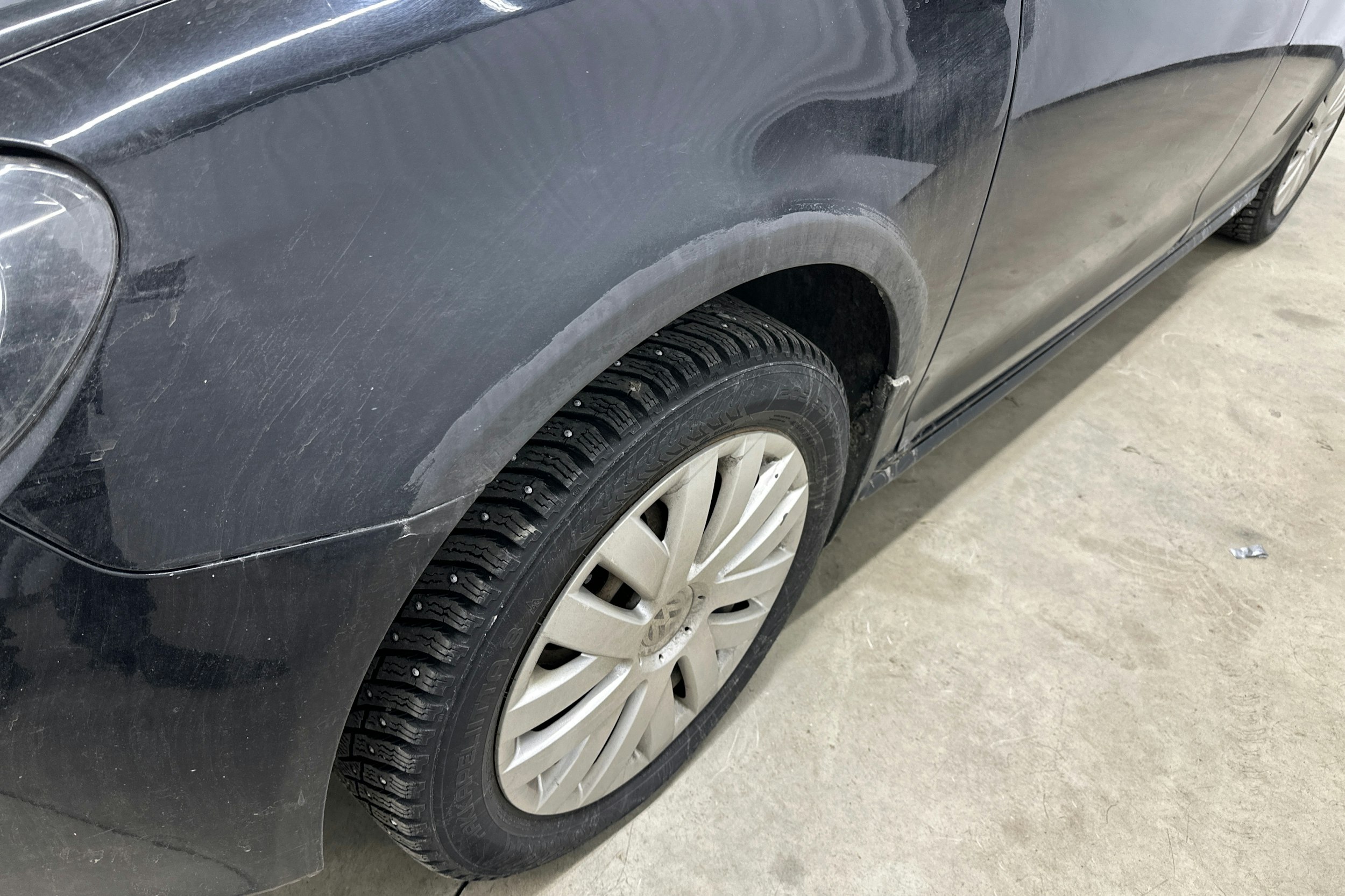 musta Volkswagen Golf 2011 kuva 16.