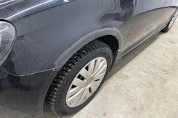 musta Volkswagen Golf 2011 kuva 16.