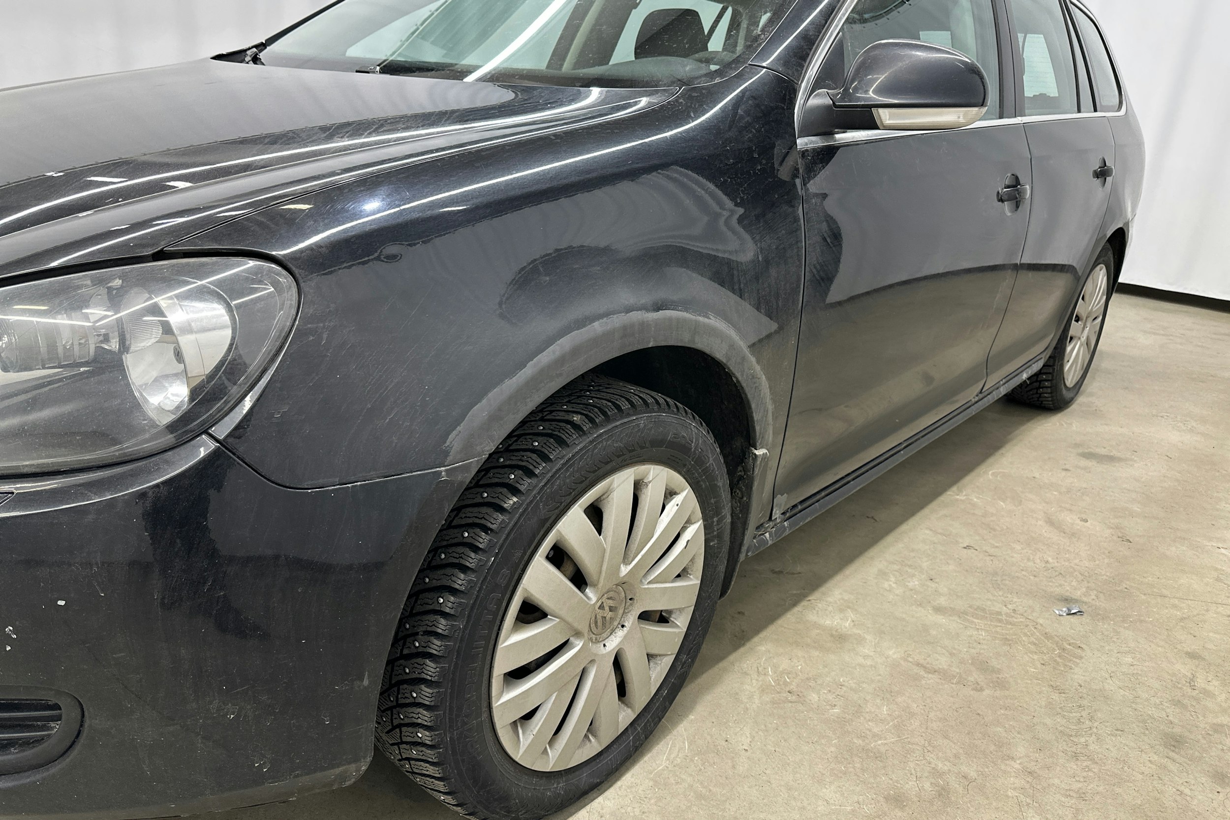 musta Volkswagen Golf 2011 kuva 17.