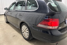 musta Volkswagen Golf 2011 kuva 18.