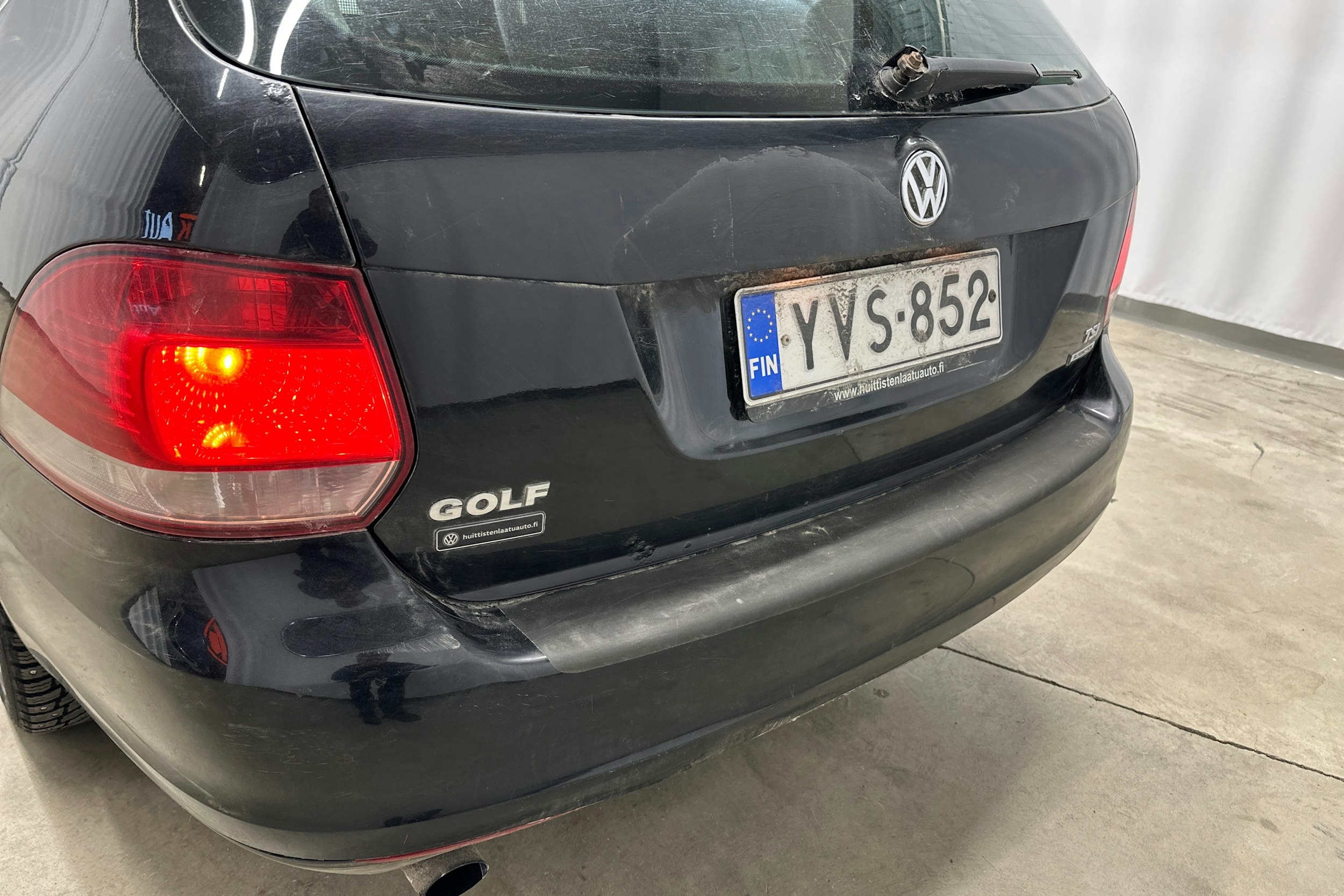 musta Volkswagen Golf 2011 kuva 19.
