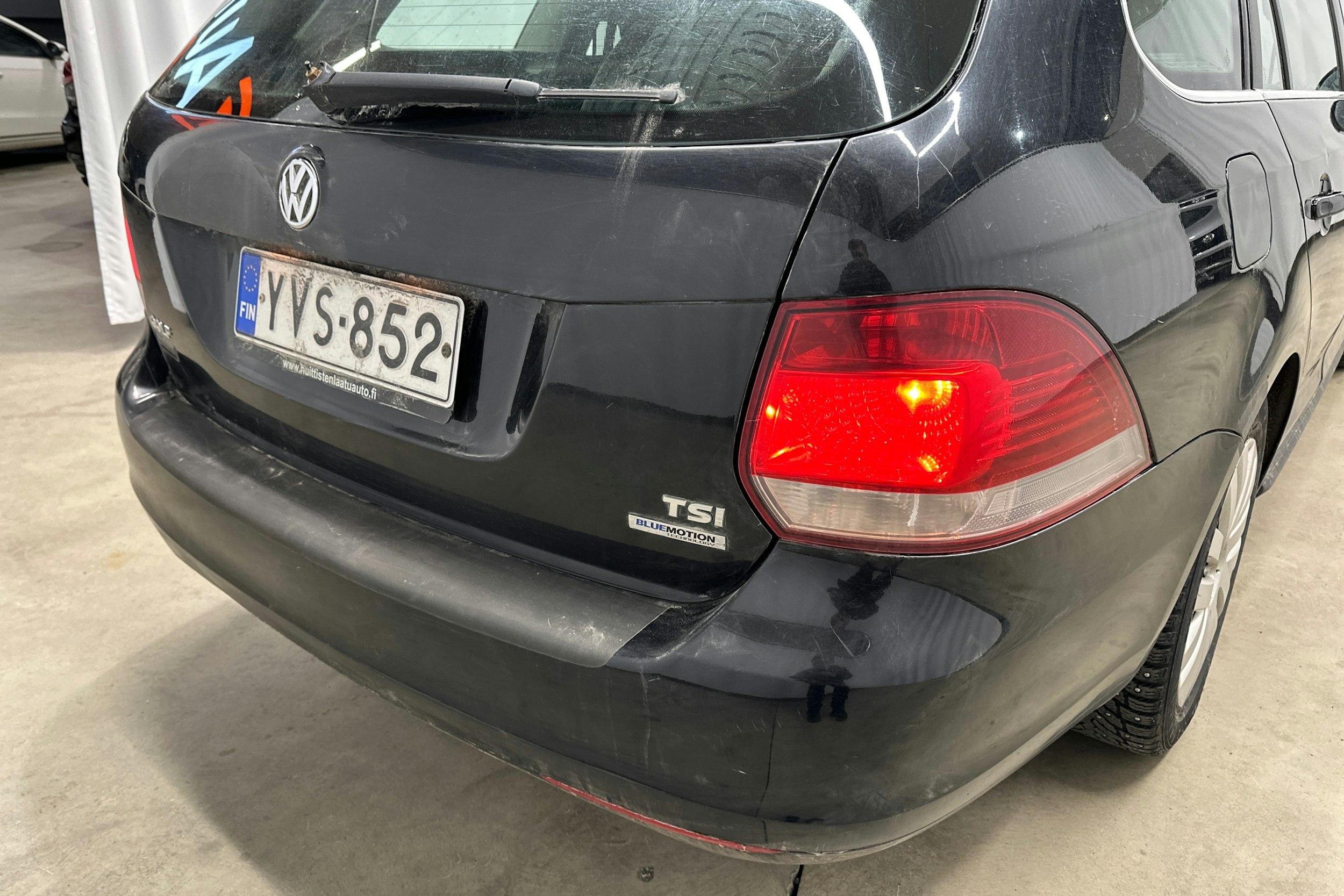 musta Volkswagen Golf 2011 kuva 20.