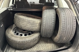 musta Volkswagen Golf 2011 kuva 24.