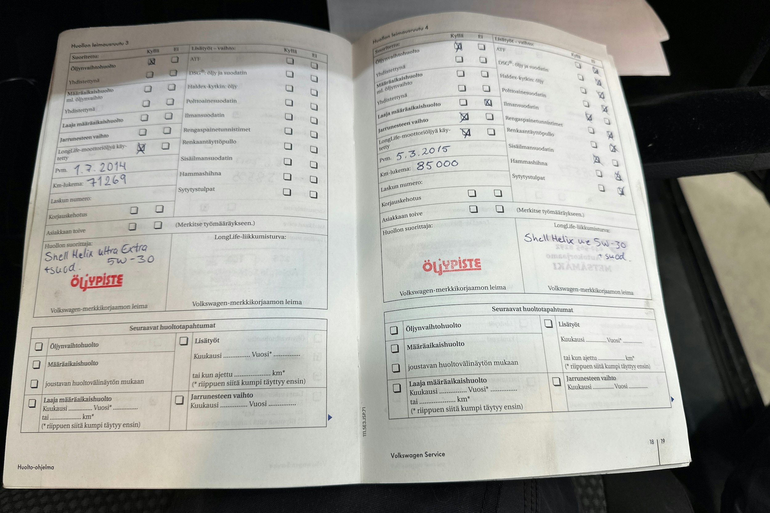 musta Volkswagen Golf 2011 kuva 28.