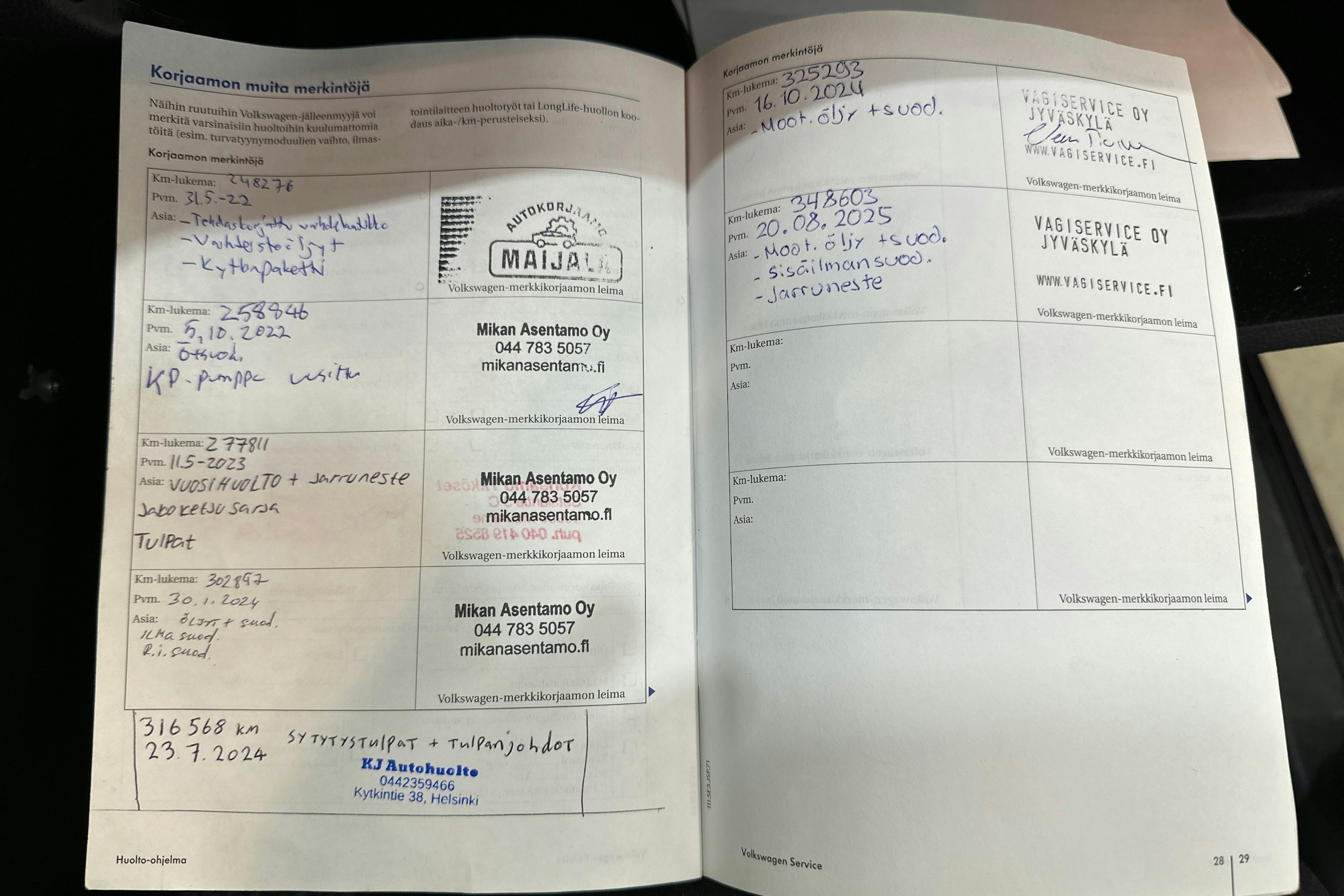 musta Volkswagen Golf 2011 kuva 33.