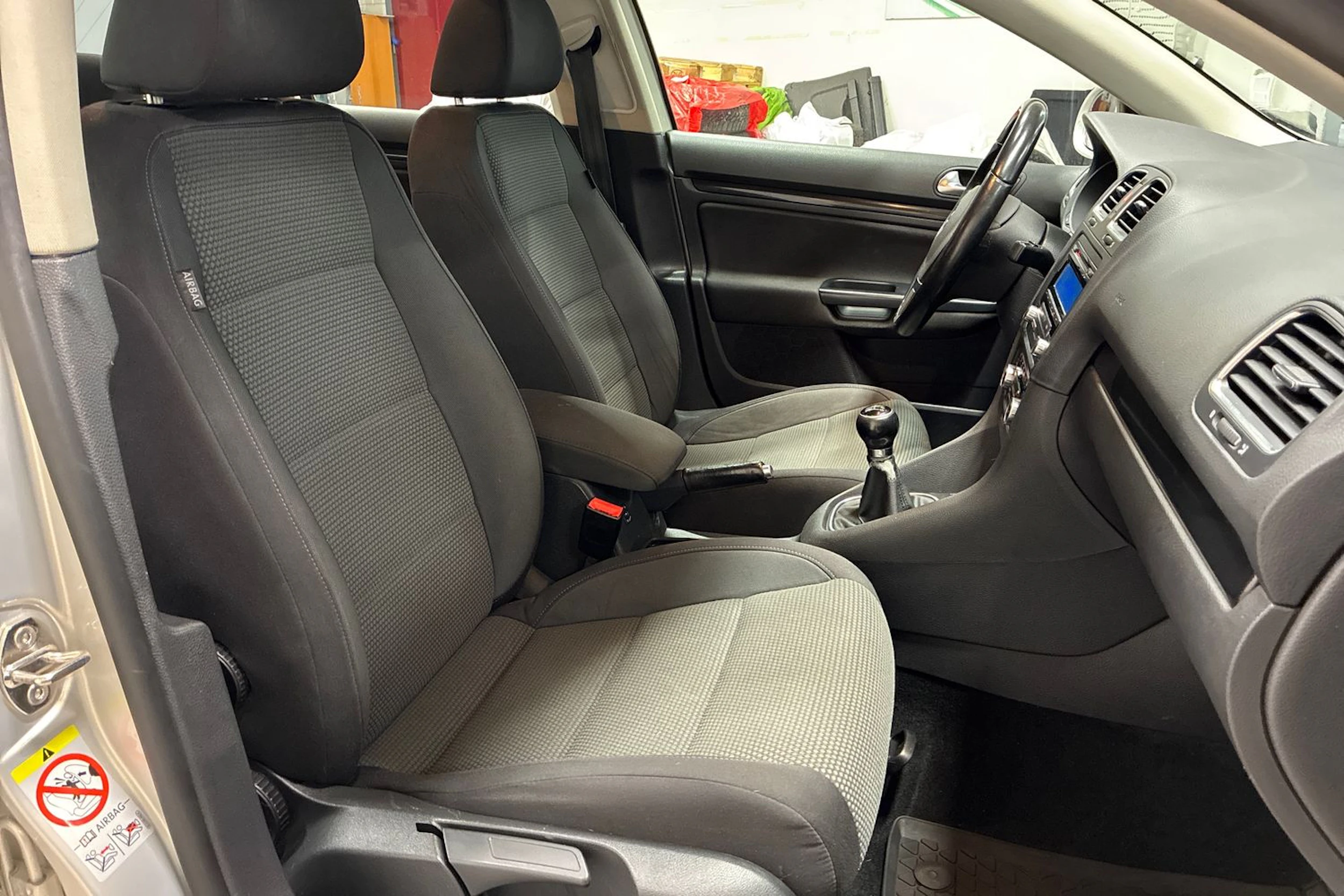 hopea Volkswagen Golf 2011 kuva 24.