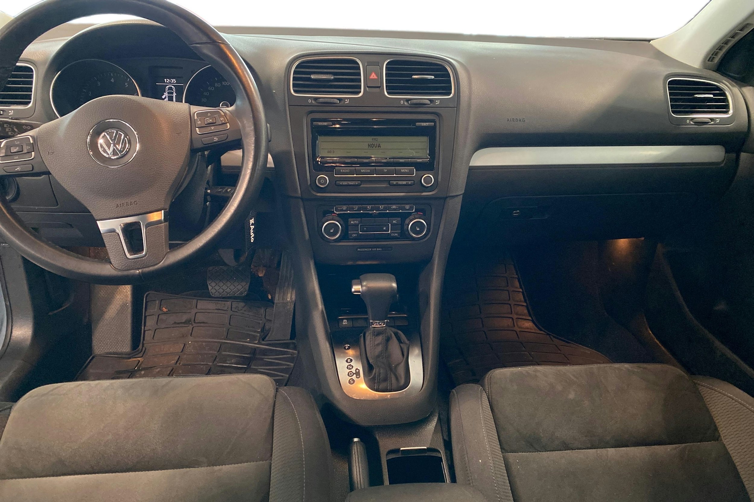 Sininen Volkswagen GOLF 2011 kuva 9.