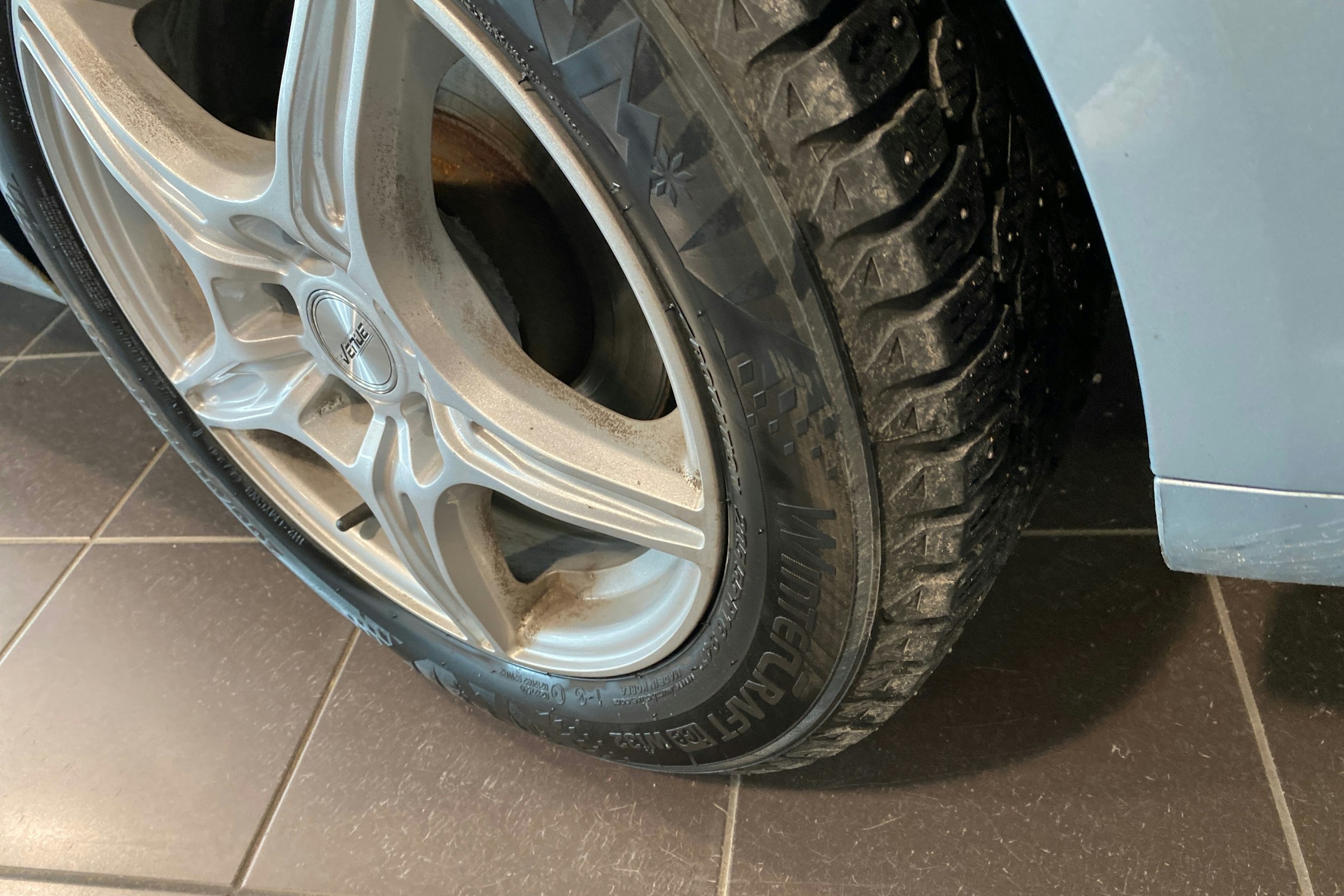 Sininen Volkswagen GOLF 2011 kuva 13.