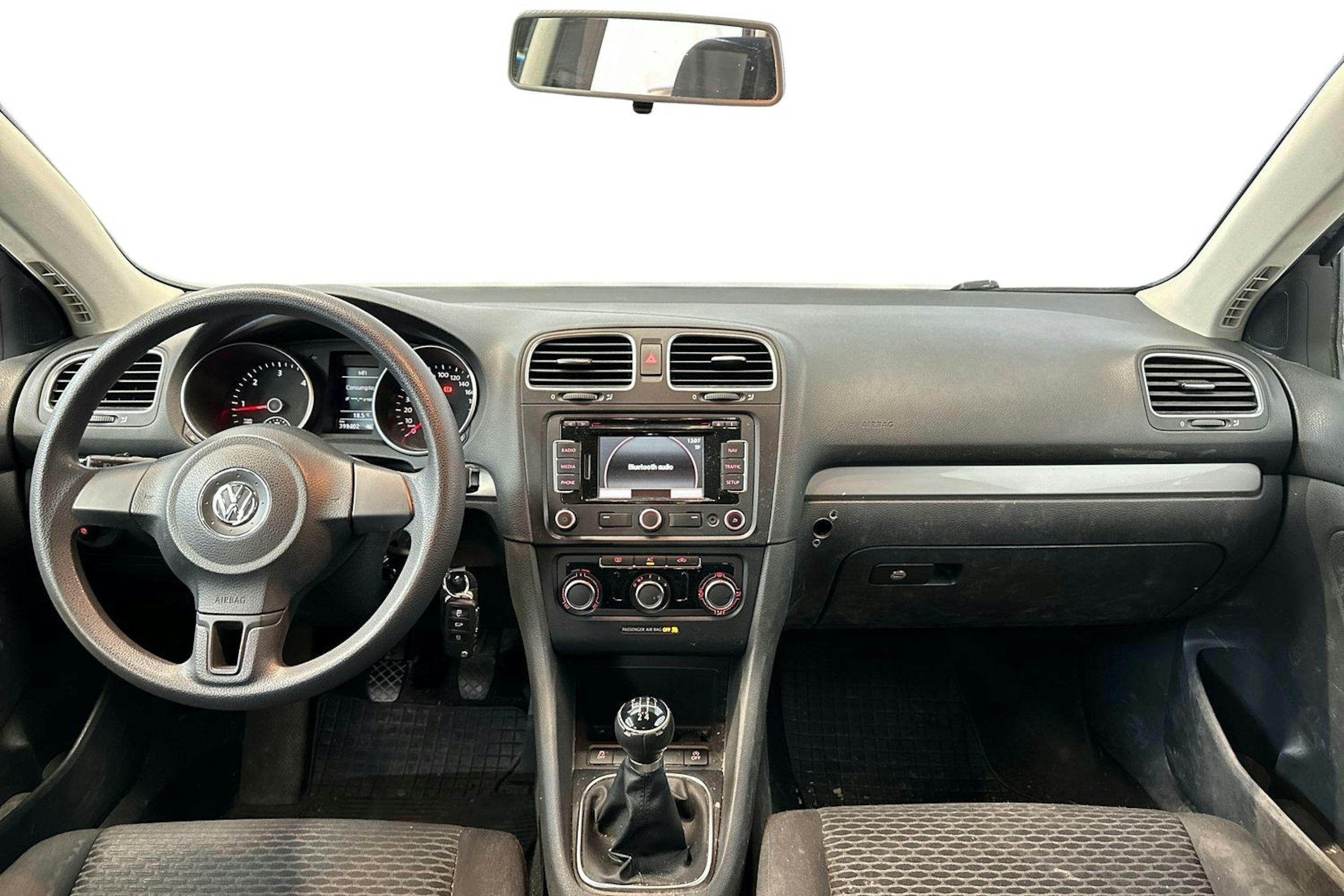musta Volkswagen Golf 2011 kuva 9.