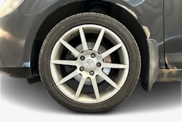 musta Volkswagen Golf 2011 kuva 11.