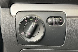 musta Volkswagen Golf 2011 kuva 16.