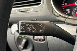 musta Volkswagen Golf 2011 kuva 17.