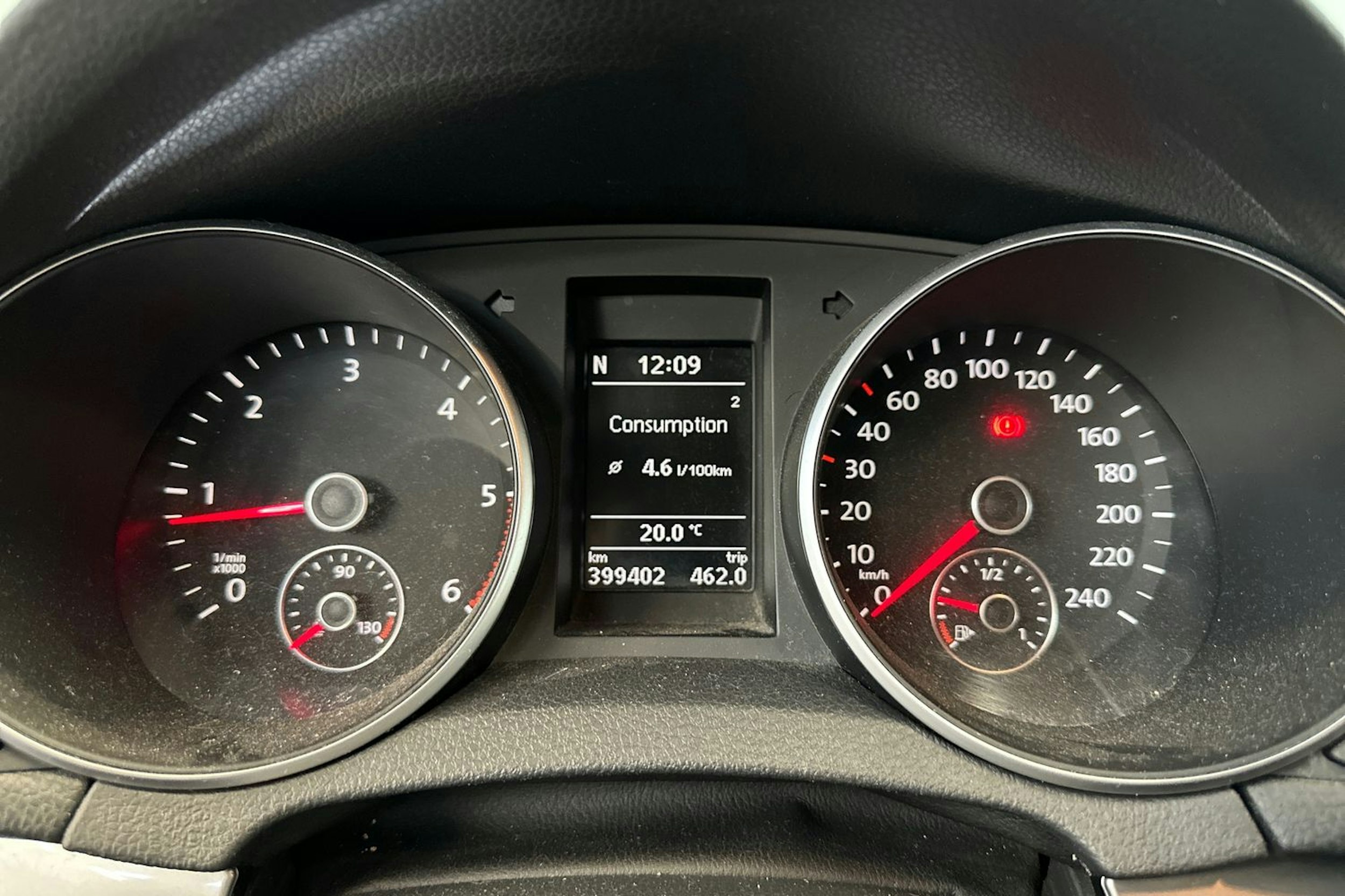 musta Volkswagen Golf 2011 kuva 18.