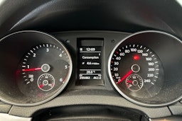 musta Volkswagen Golf 2011 kuva 18.