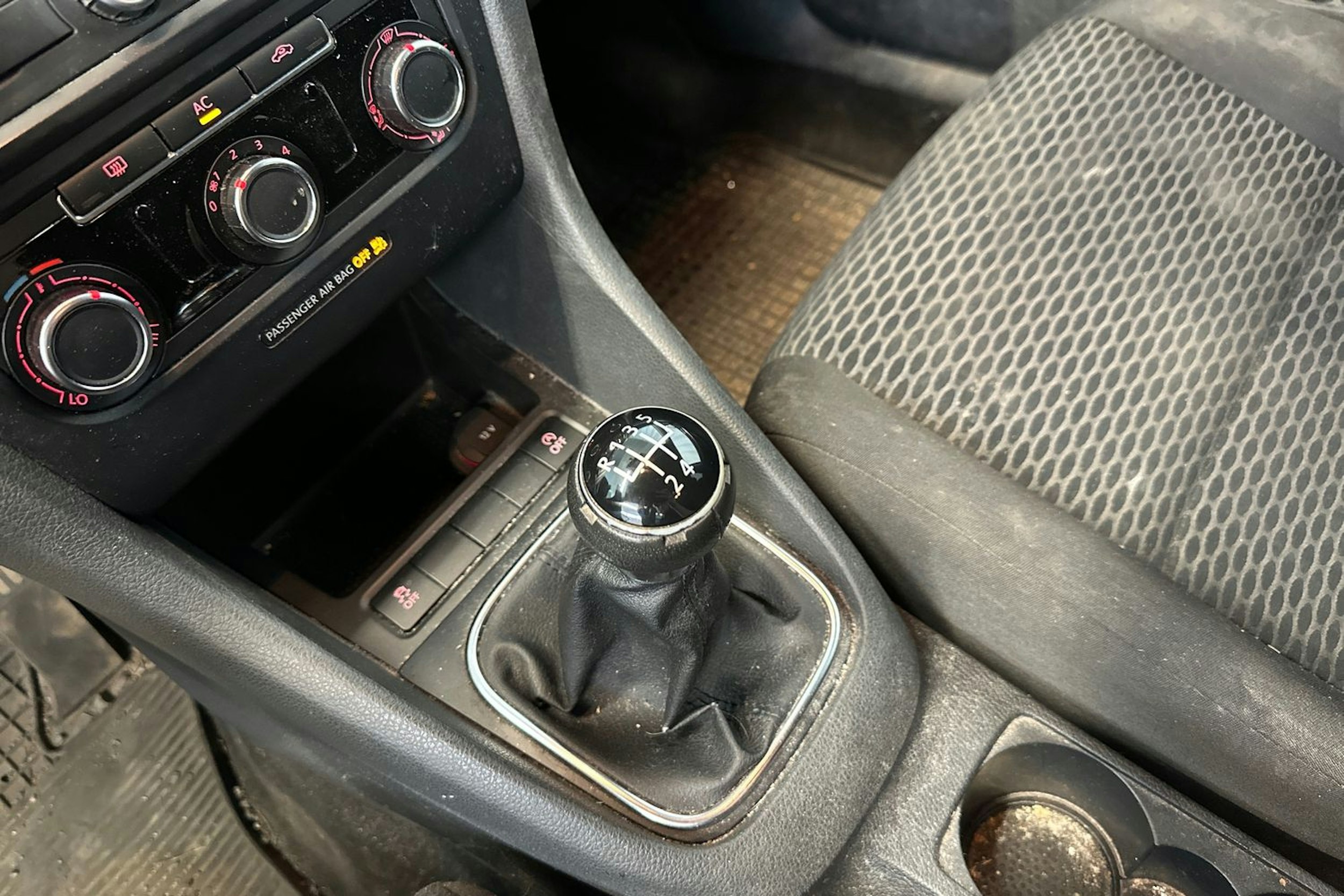 musta Volkswagen Golf 2011 kuva 19.