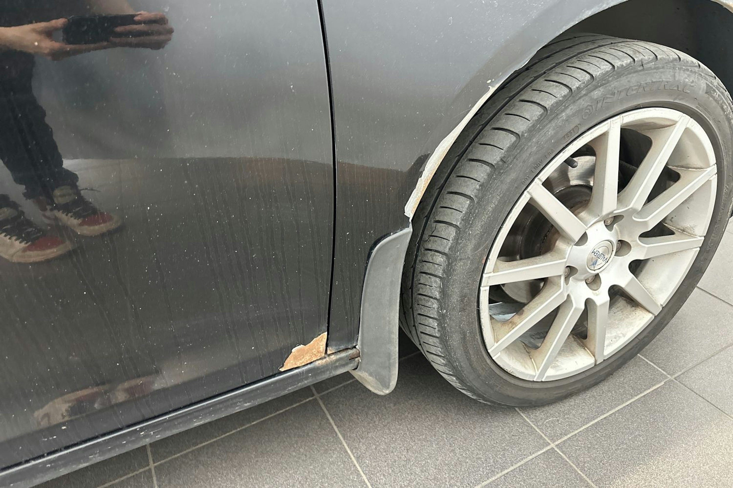 musta Volkswagen Golf 2011 kuva 26.