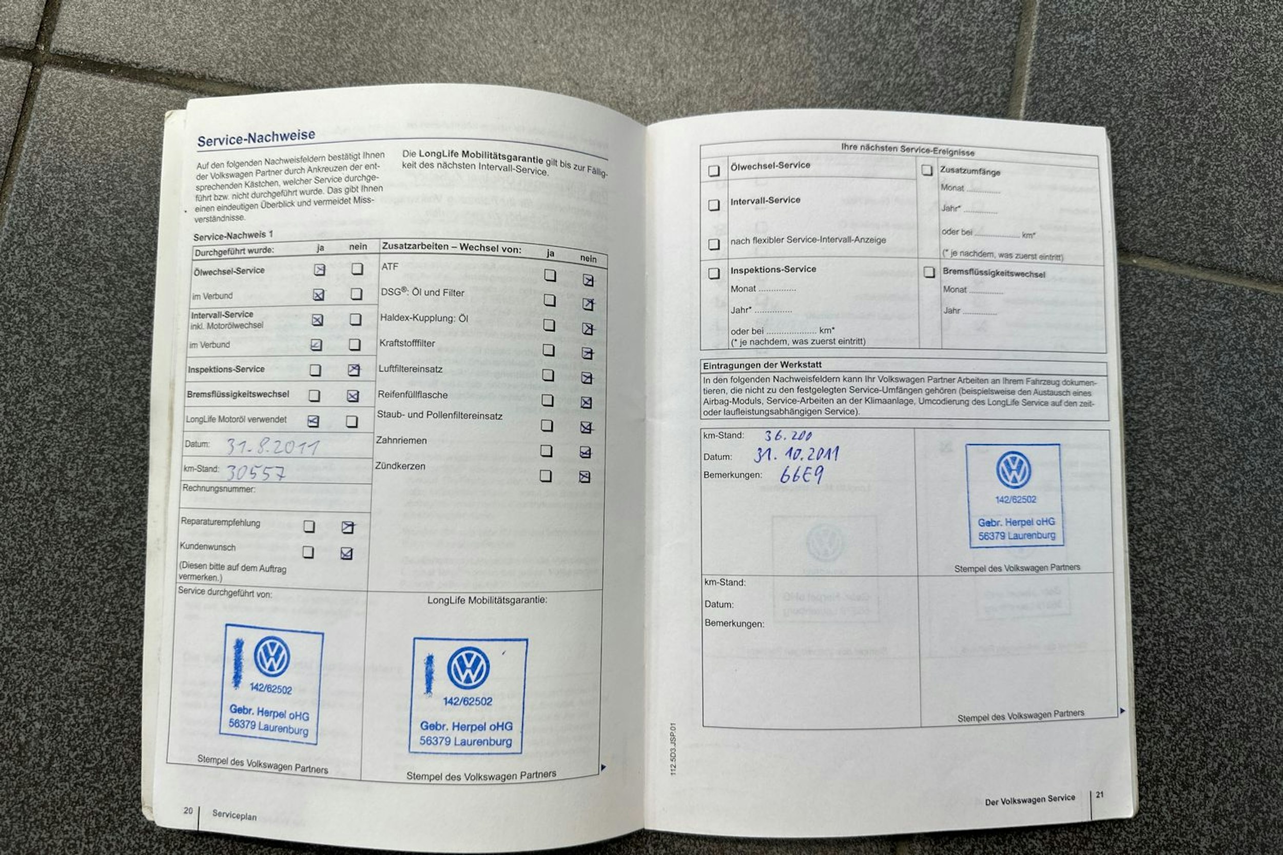 musta Volkswagen Golf 2011 kuva 28.