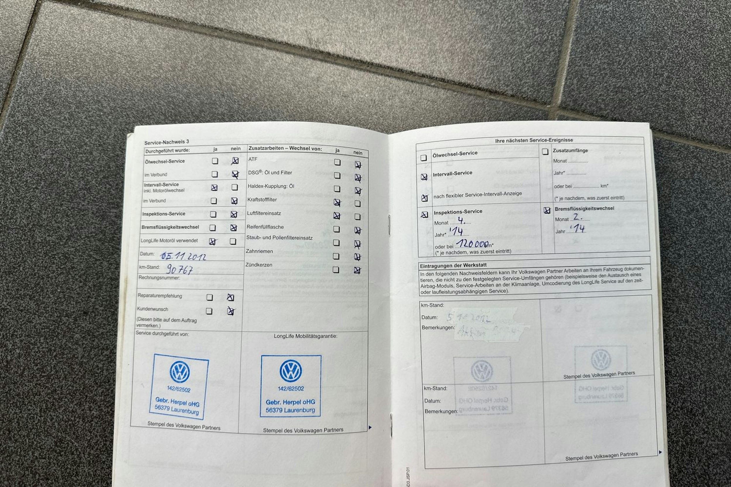 musta Volkswagen Golf 2011 kuva 30.
