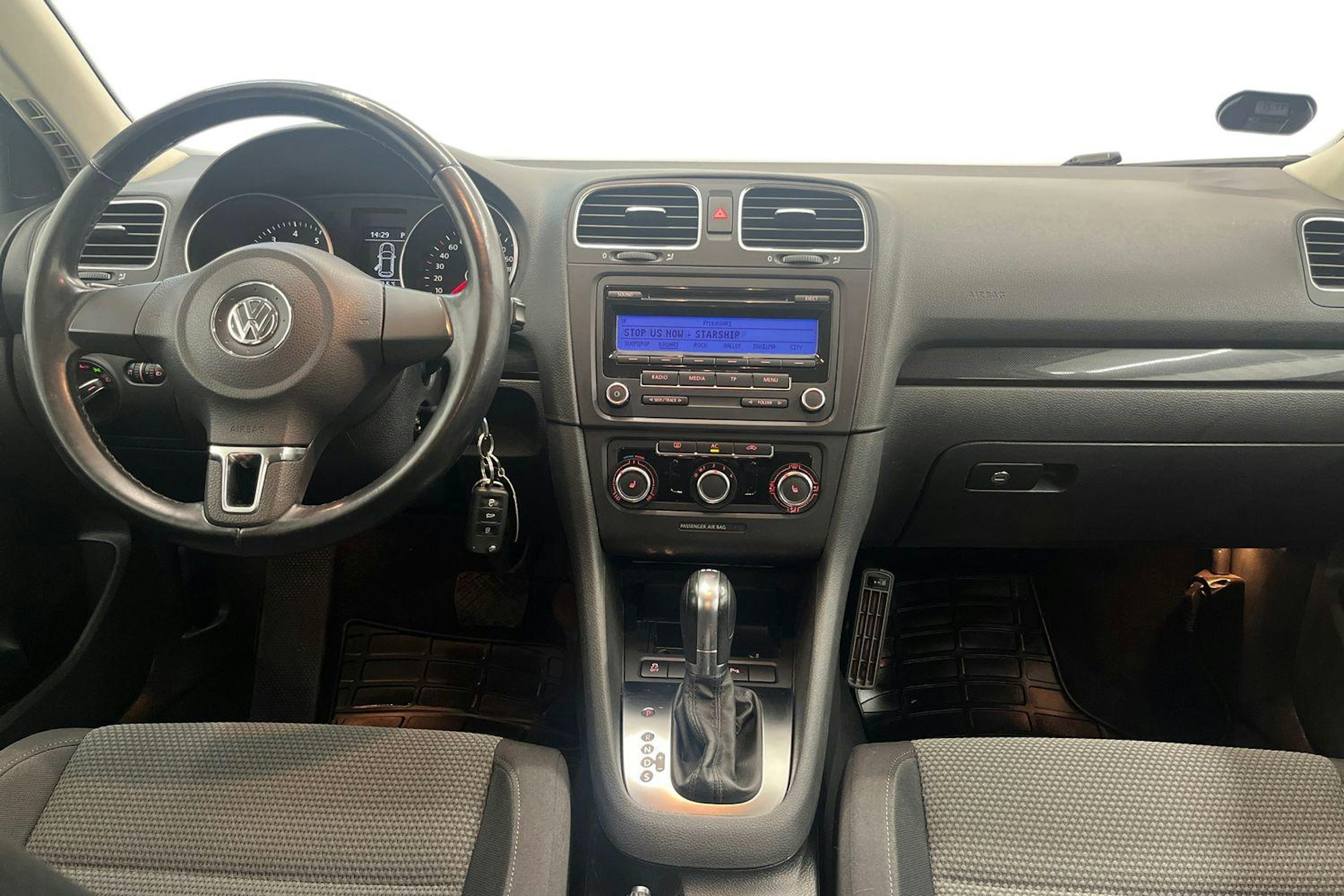 Valkoinen Volkswagen GOLF 2011 kuva 7.