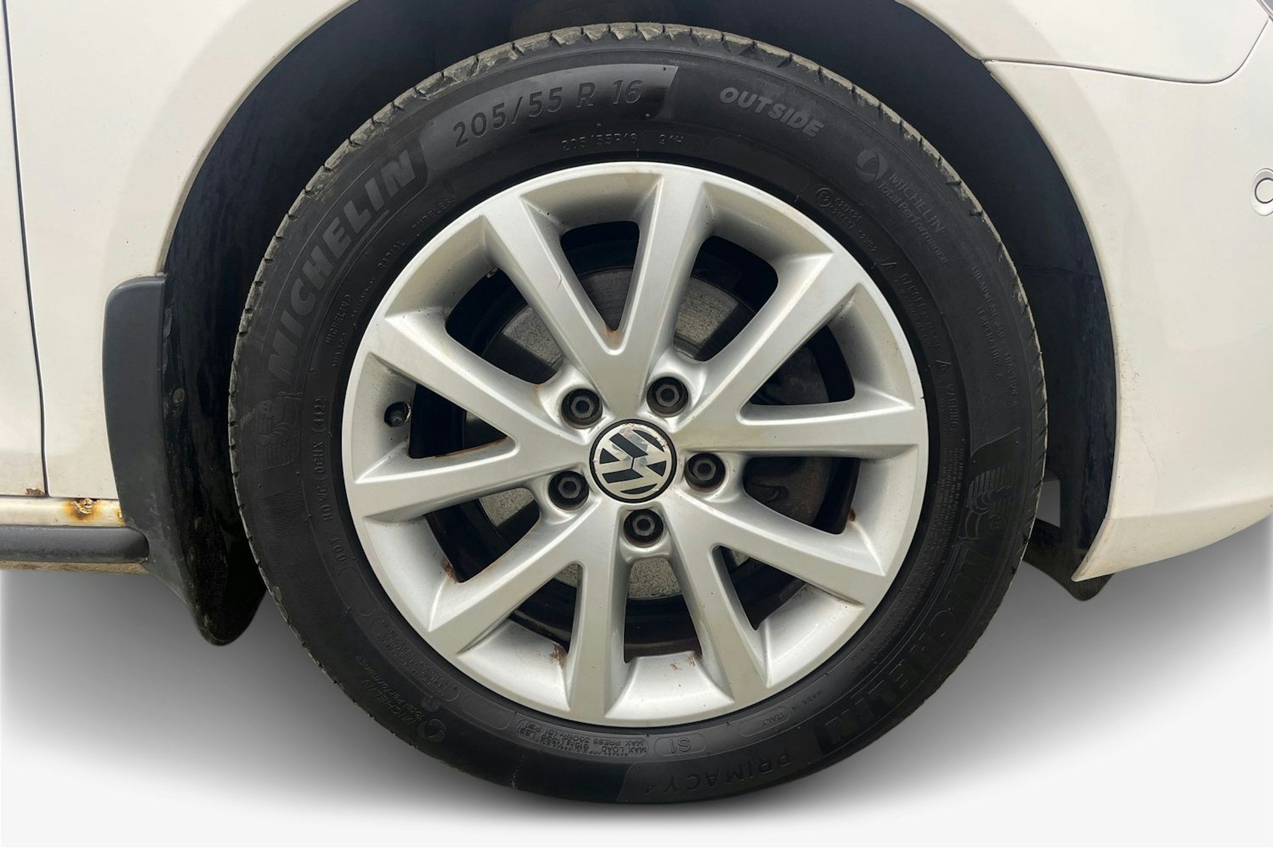 Valkoinen Volkswagen GOLF 2011 kuva 9.