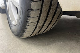 Valkoinen Volkswagen GOLF 2011 kuva 10.