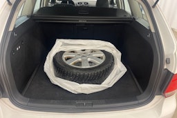 Valkoinen Volkswagen GOLF 2011 kuva 16.