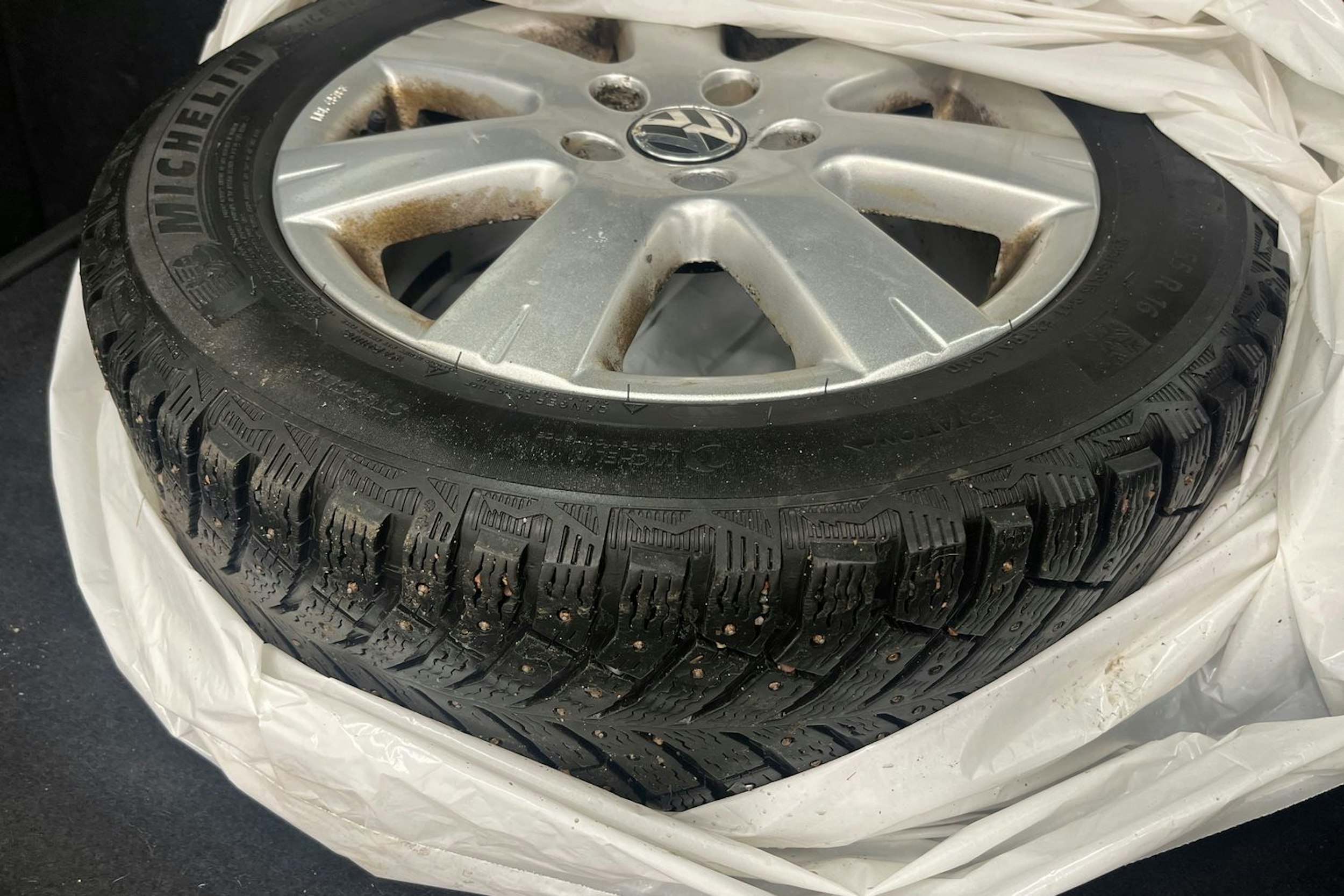 Valkoinen Volkswagen GOLF 2011 kuva 17.